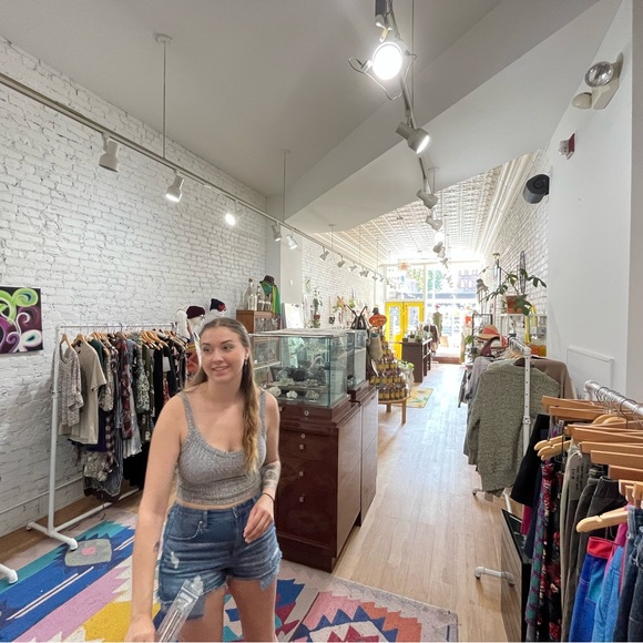 Meet your Posher, Samantha - Picture 3 of 4